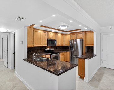 405 N Ocean Boulevard - Photo Thumbnail 6