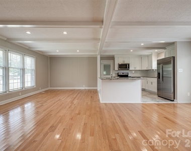 114 Cottonwood Drive - Photo Thumbnail 8