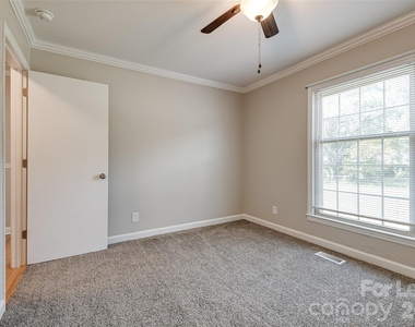 114 Cottonwood Drive - Photo Thumbnail 24