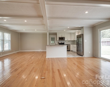 114 Cottonwood Drive - Photo Thumbnail 11
