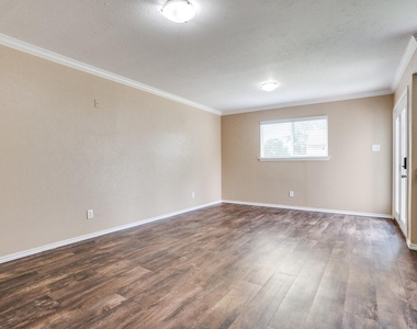 1410 Thackery Drive - Photo Thumbnail 4