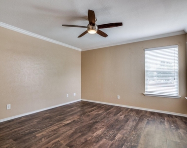 1410 Thackery Drive - Photo Thumbnail 6