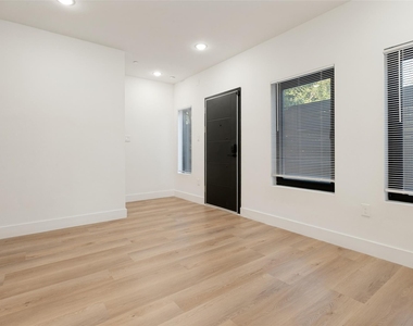 2613 Calvin Street - Photo Thumbnail 2