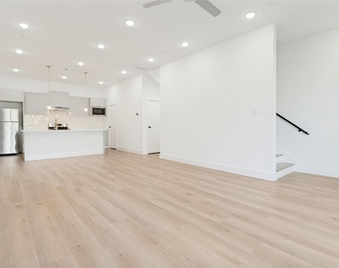 2613 Calvin Street - Photo Thumbnail 4
