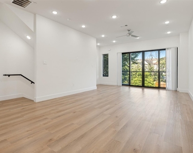 2613 Calvin Street - Photo Thumbnail 3
