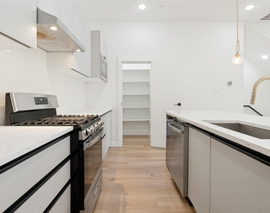 2613 Calvin Street - Photo Thumbnail 9