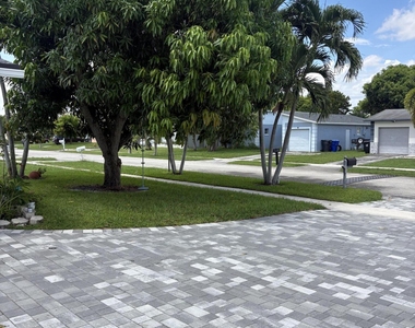 8250 Sw 8th Court - Photo Thumbnail 10