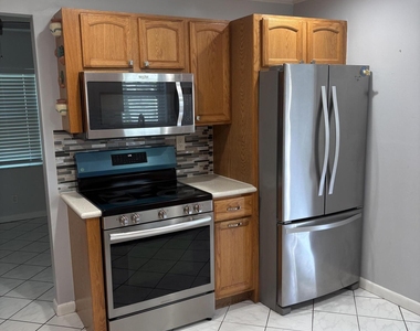 8250 Sw 8th Court - Photo Thumbnail 14