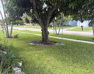 8250 Sw 8th Court - Photo Thumbnail 4