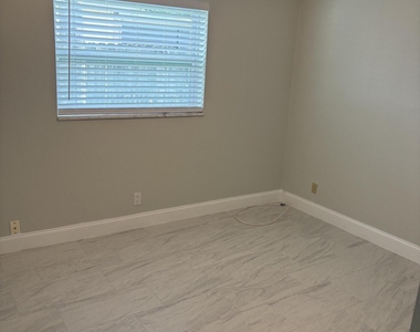 8250 Sw 8th Court - Photo Thumbnail 28