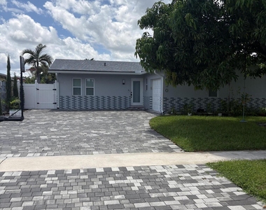 8250 Sw 8th Court - Photo Thumbnail 2