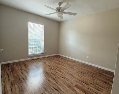 1008 S Jupiter Road - Photo Thumbnail 10