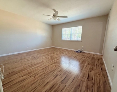 1008 S Jupiter Road - Photo Thumbnail 7