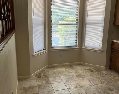 5226 Long Shadows Lane - Photo Thumbnail 4