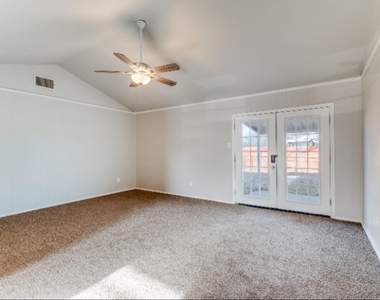 900 Skelly Street - Photo Thumbnail 5