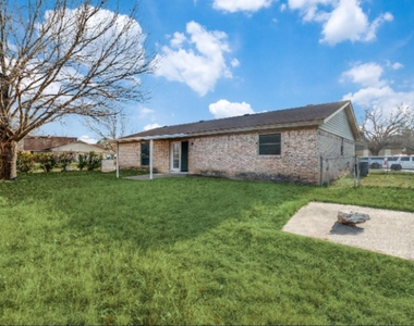 900 Skelly Street - Photo Thumbnail 10