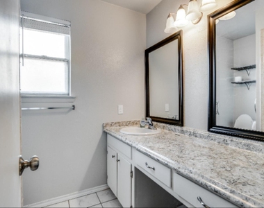 900 Skelly Street - Photo Thumbnail 8