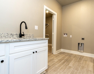 122 Private Road 6305 - Photo Thumbnail 12