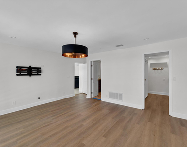 2401 Ne 47th Street - Photo Thumbnail 24