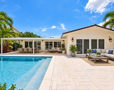 2401 Ne 47th Street - Photo Thumbnail 3