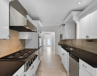 2401 Ne 47th Street - Photo Thumbnail 18