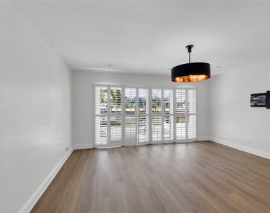 2401 Ne 47th Street - Photo Thumbnail 22