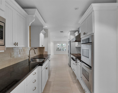 2401 Ne 47th Street - Photo Thumbnail 17