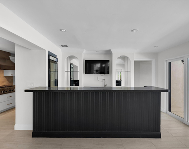 2401 Ne 47th Street - Photo Thumbnail 14