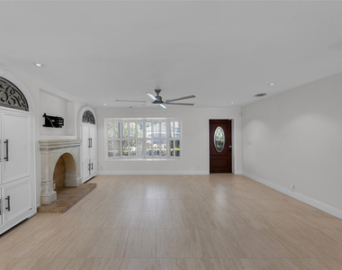 2401 Ne 47th Street - Photo Thumbnail 9