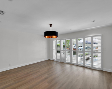 2401 Ne 47th Street - Photo Thumbnail 23