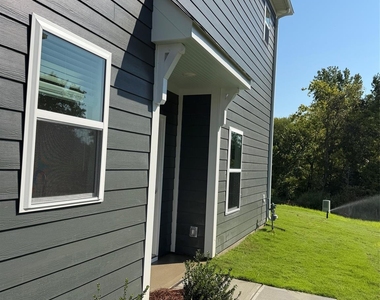 785 Kitfox Drive Nw - Photo Thumbnail 1