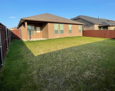 9109 Stormcrow Drive - Photo Thumbnail 4