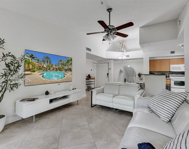7940 N Nob Hill Road - Photo Thumbnail 11
