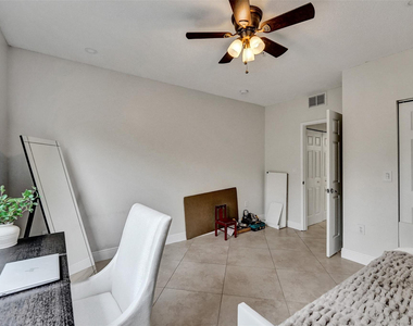 7940 N Nob Hill Road - Photo Thumbnail 25