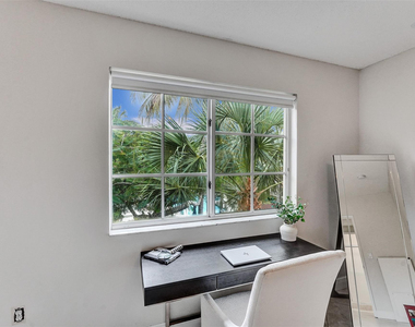 7940 N Nob Hill Road - Photo Thumbnail 27