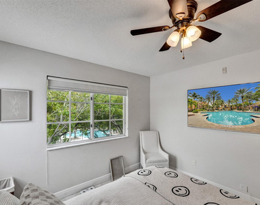 7940 N Nob Hill Road - Photo Thumbnail 19