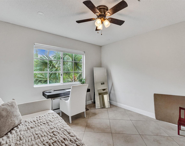 7940 N Nob Hill Road - Photo Thumbnail 26