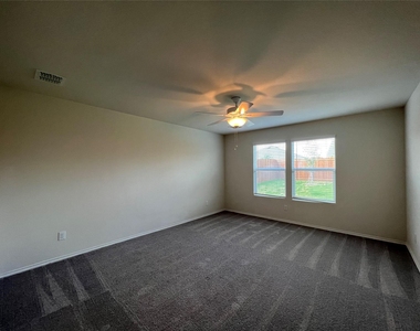 16013 Crews Avenue - Photo Thumbnail 9