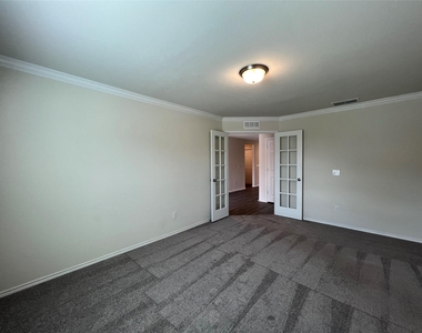 16013 Crews Avenue - Photo Thumbnail 3