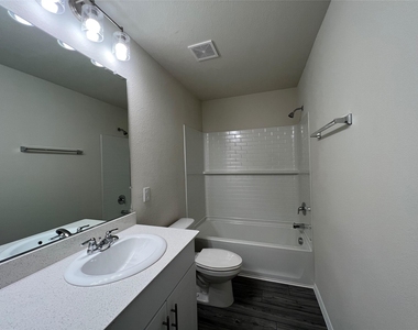 16013 Crews Avenue - Photo Thumbnail 18