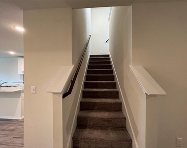 16013 Crews Avenue - Photo Thumbnail 14