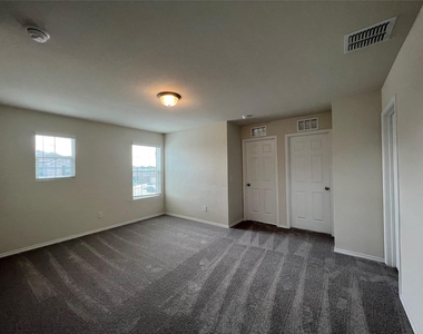 16013 Crews Avenue - Photo Thumbnail 15