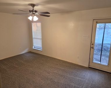 900 Naomi Lane - Photo Thumbnail 12