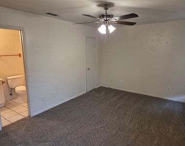900 Naomi Lane - Photo Thumbnail 14