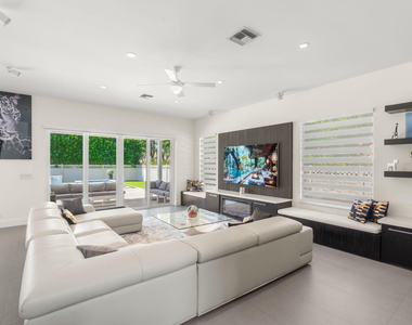 1254 Nw 102nd Way - Photo Thumbnail 18