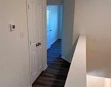 802 S 5th Street - Photo Thumbnail 2