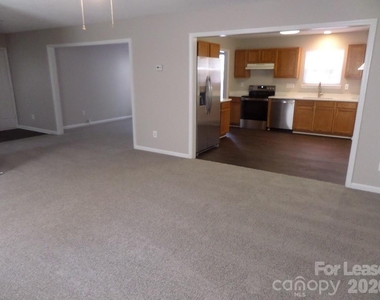 6126 Patric Alan Court - Photo Thumbnail 5