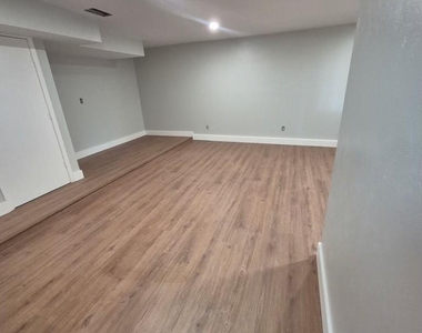 2913 David Drive - Photo Thumbnail 15