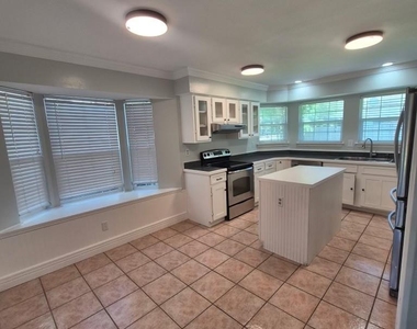 2913 David Drive - Photo Thumbnail 3