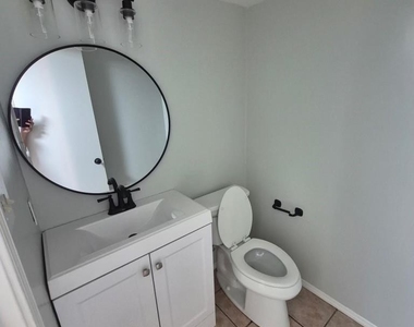 2913 David Drive - Photo Thumbnail 16